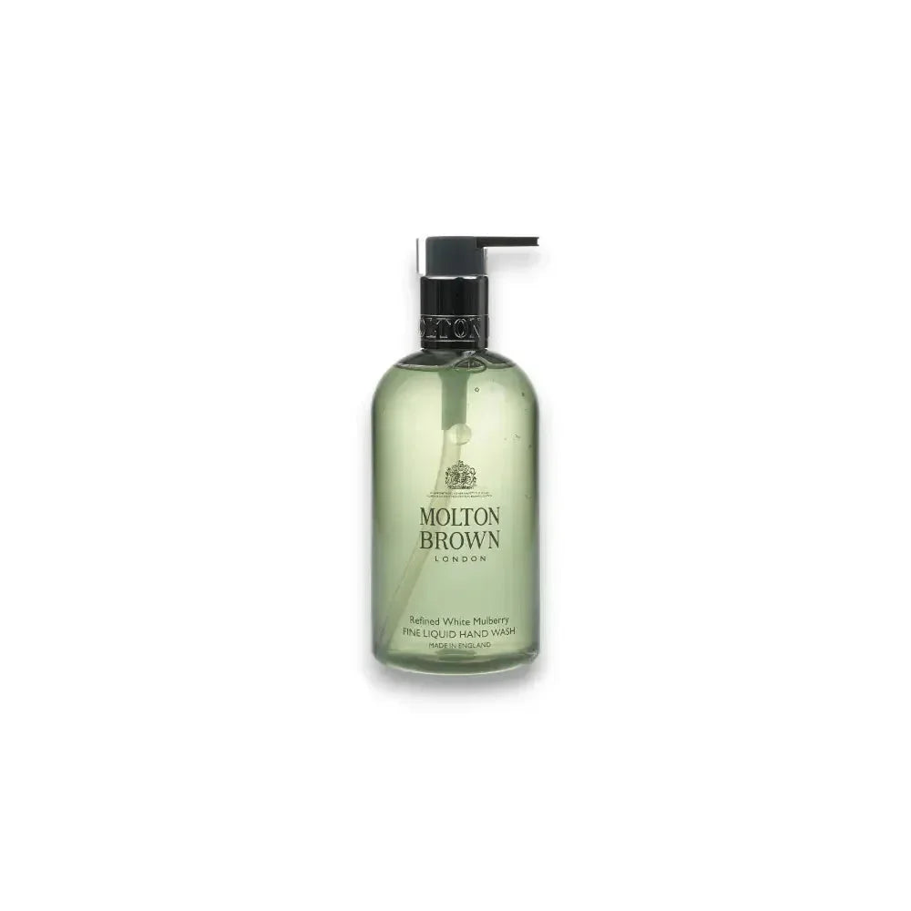 Flüssigseife Molton Brown White Mulberry in transparenter Pumpflasche auf weißem Hintergrund