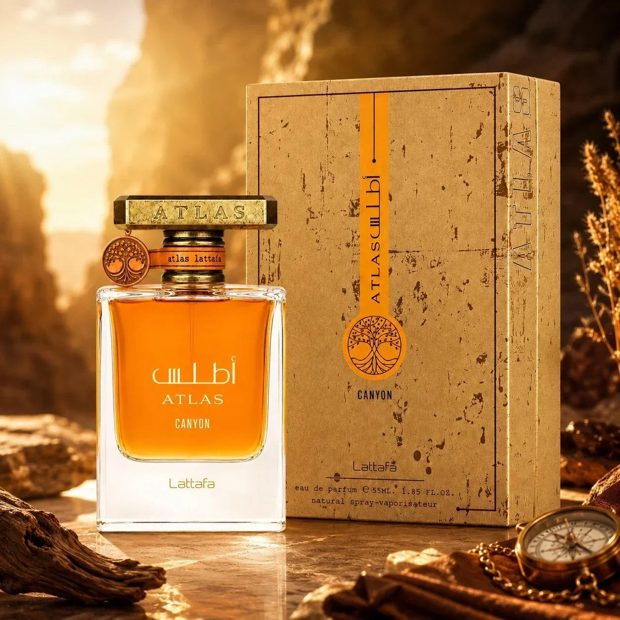 Lattafa Atlas Canyon Luxusparfum für Herren mit Flakon und goldener Verpackung im Wüstenambiente