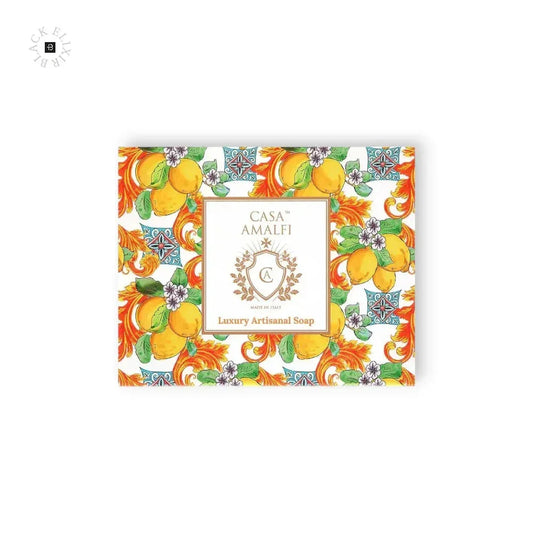 Luxuriöse Seife mit Zitronen- und Blumenmuster, Casa Amalfi, auf weißem Hintergrund