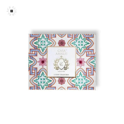 Elegante Parfumverpackung mit floralen und geometrischen Mustern, Casa Amalfi Luxury Collection