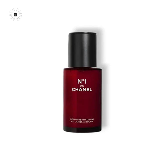 Elegantes rotes Parfumflakon für Damen, Herren oder Unisex, auf weißem Hintergrund