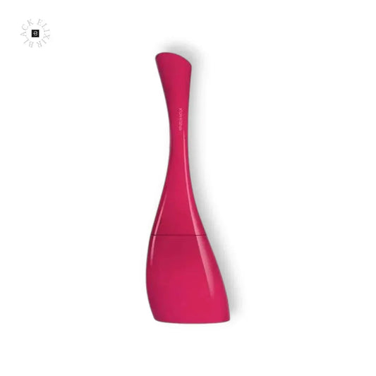 Luxus Parfumflakon in elegantem Pink, modernes Design auf weißem Hintergrund