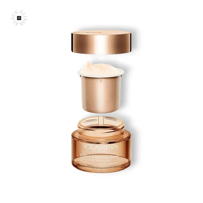 Luxus Gesichtscreme im roségoldenen Tiegel, geöffnet mit sichtbarer Creme, Produktfoto auf weißem Hintergrund
